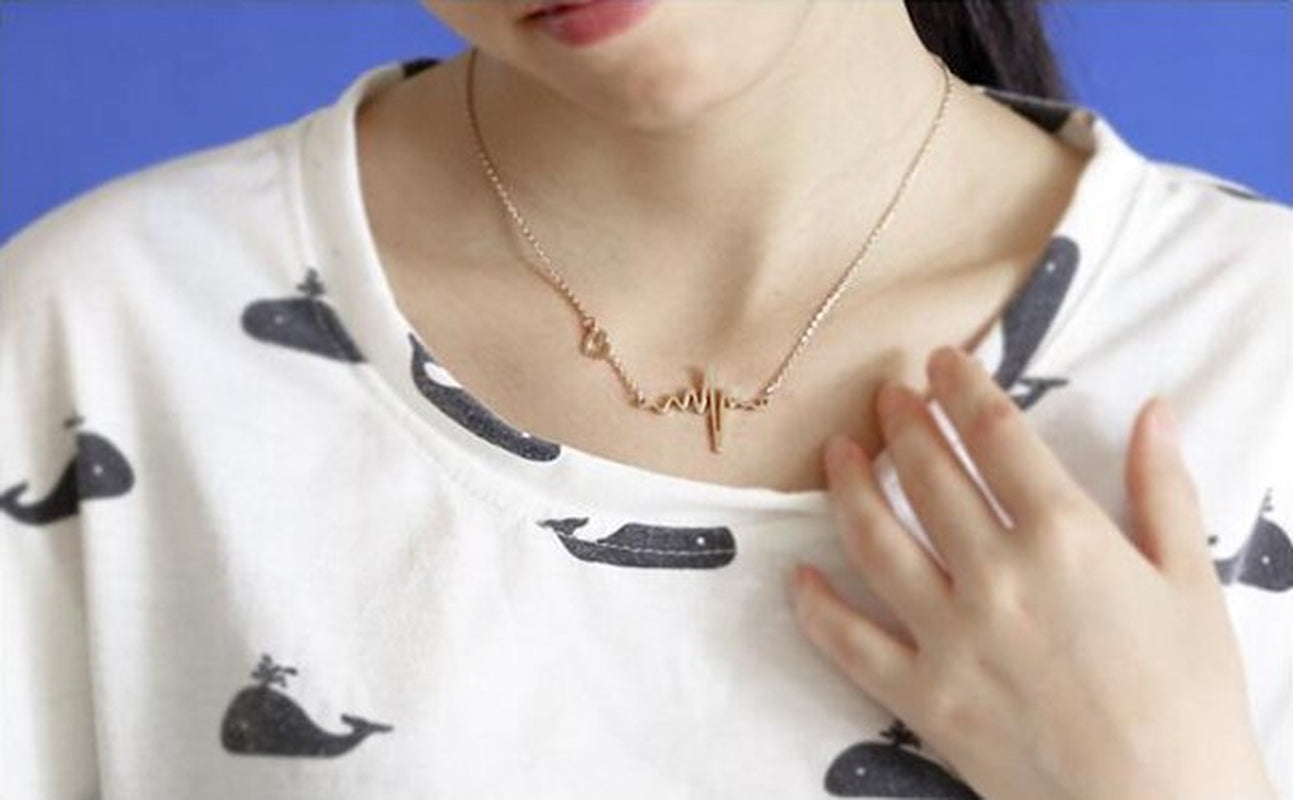 1PCS New Necklace Love Shaped Titanium Steel Heartbeat Lockbone Chain Heart Pendant Necklace Necklace Women Gold Chain Choker