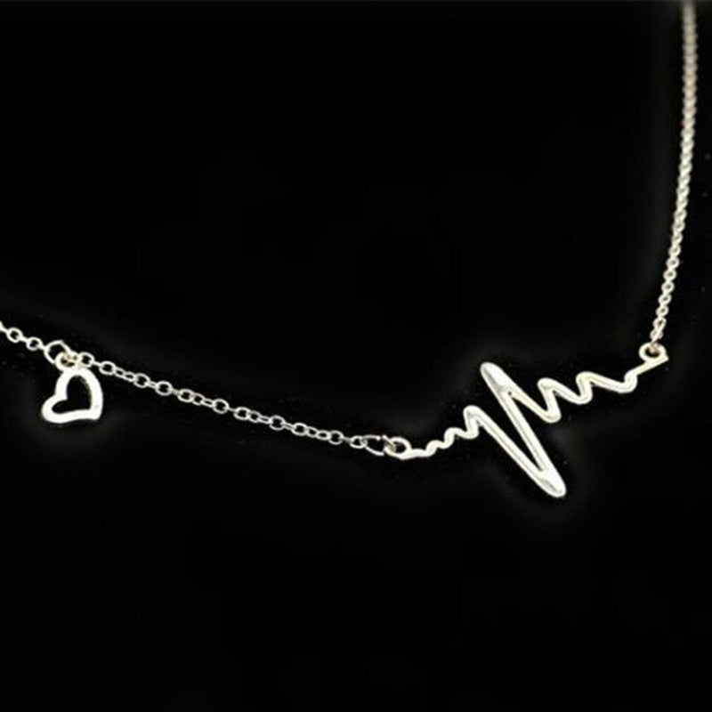 1PCS New Necklace Love Shaped Titanium Steel Heartbeat Lockbone Chain Heart Pendant Necklace Necklace Women Gold Chain Choker